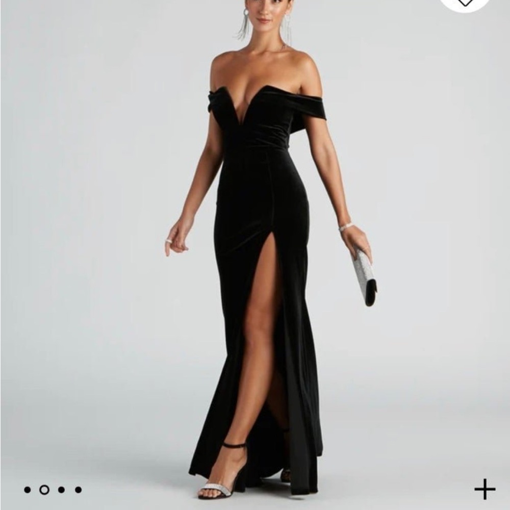 NWT Windsor Elegant Black Off-Shoulder Velvet Evening Dress